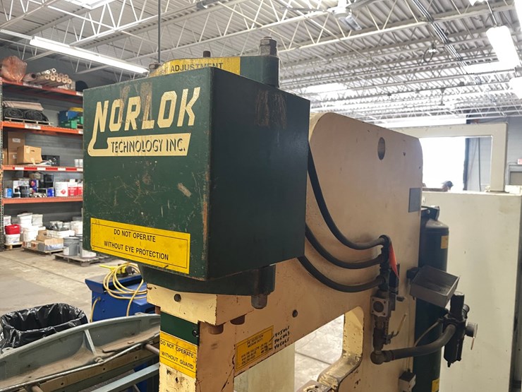 #2509-•-norlok-clincher-machine-(columbia-heights,-mn)-image-16