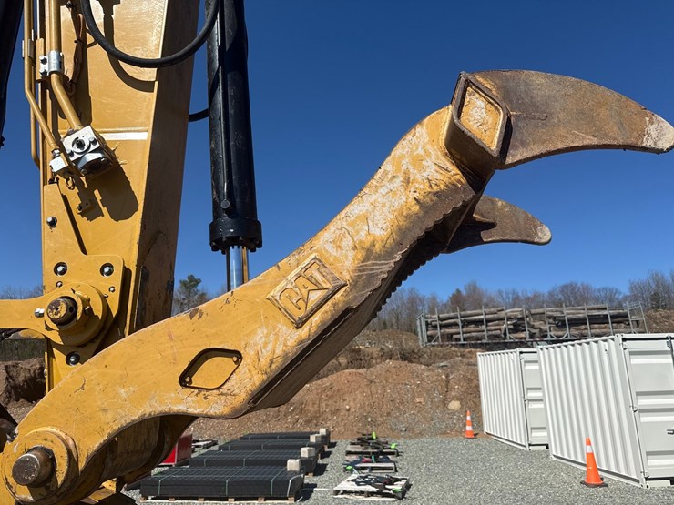 caterpillar-325-image-24