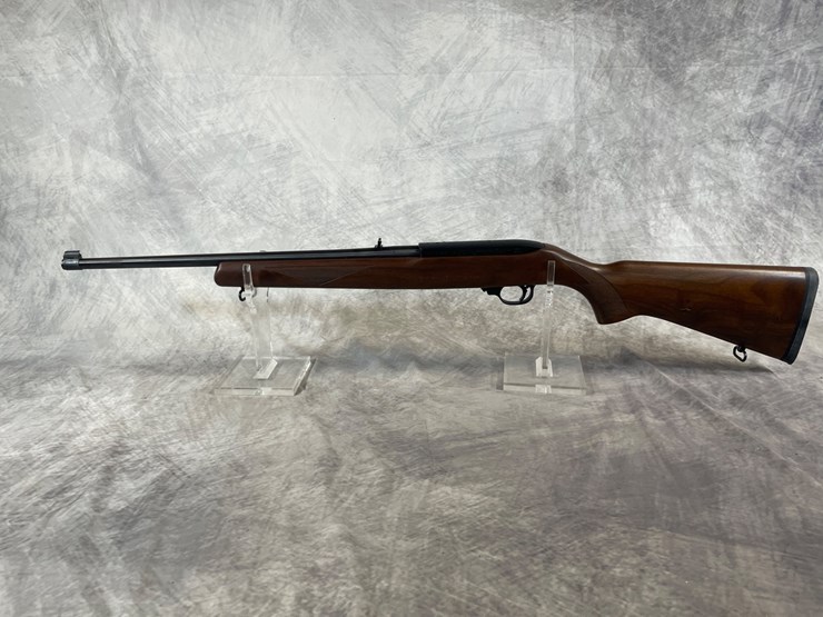 #1250-•-ruger-10122,-22-lr-semi-auto-rifle,-sn:-241-91490,-(neenah,-wi)-image-2