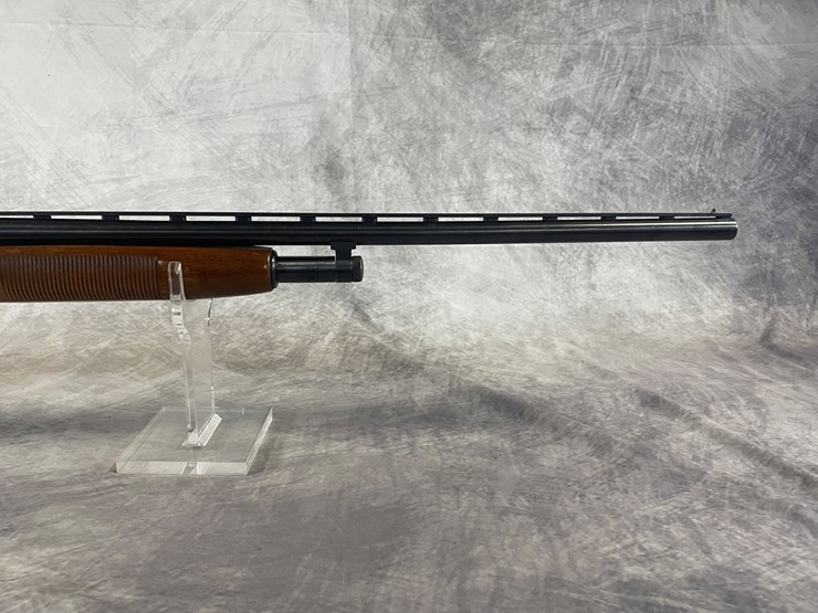 #4115-•-mossberg,-20-ga.-pump-action-shotgun,-sn:-c380887-image-5