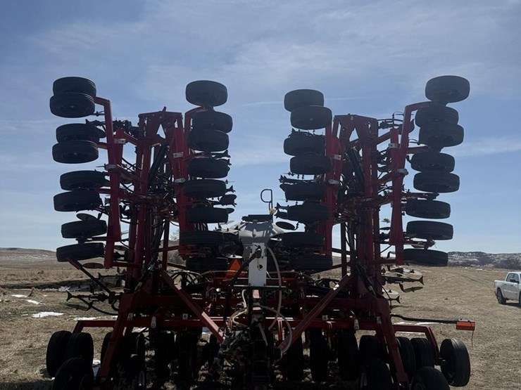 2011-case-ih-3430-image-4