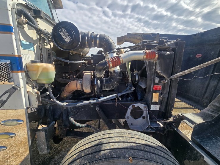 1996-peterbilt-377-image-46