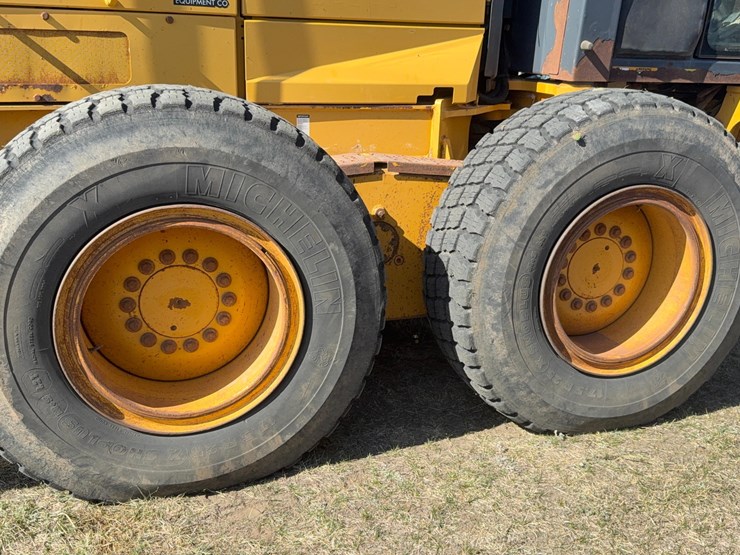 2018-deere-772g-image-30