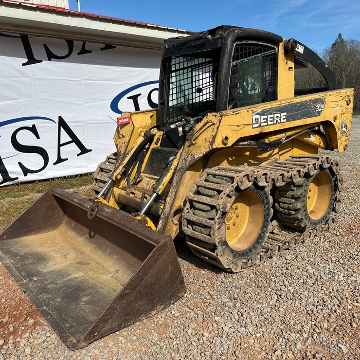 2006 DEERE 325