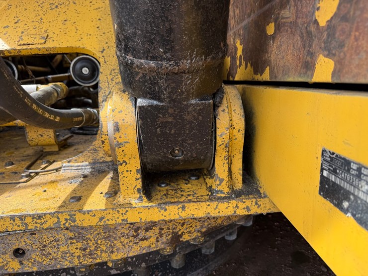 caterpillar-330d-image-31