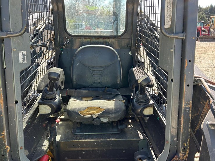 new-holland-c232-image-12