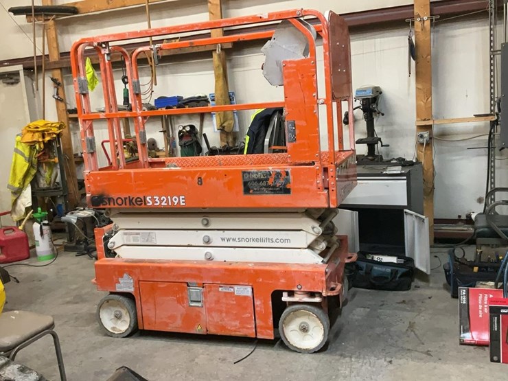 #409-•-snorkel-19'-scissor-image-1