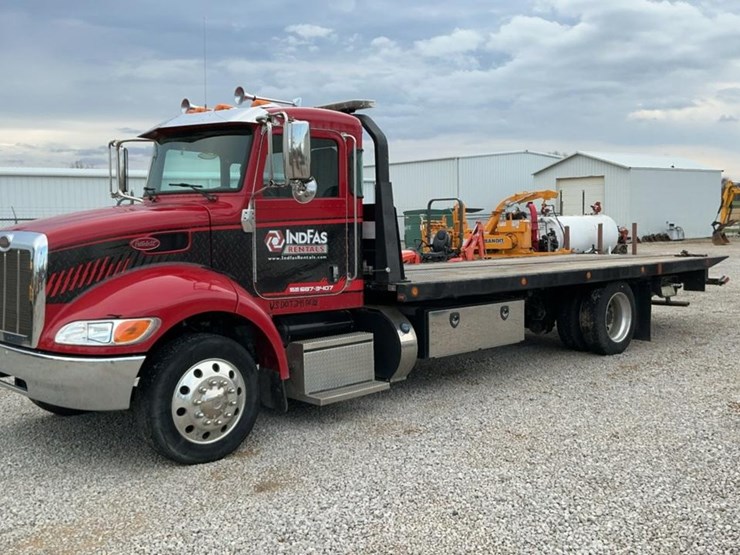 2021-peterbilt-337-image-1