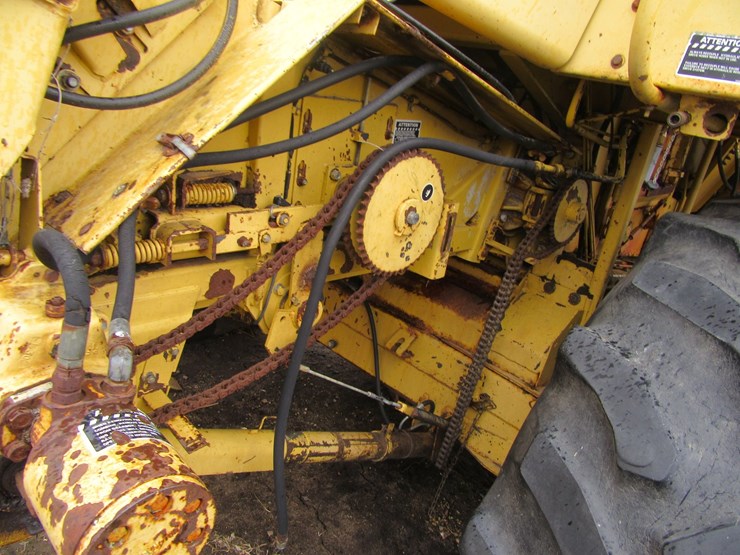 new-holland-tr96-image-6