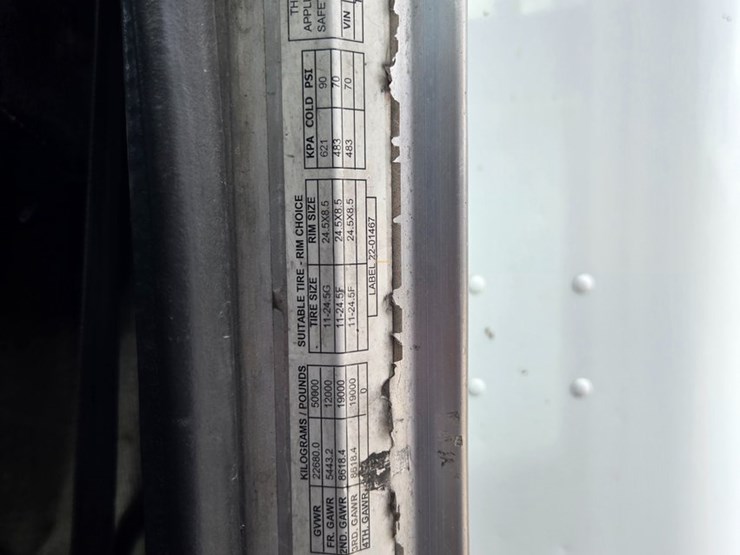 2000-peterbilt-379-image-51