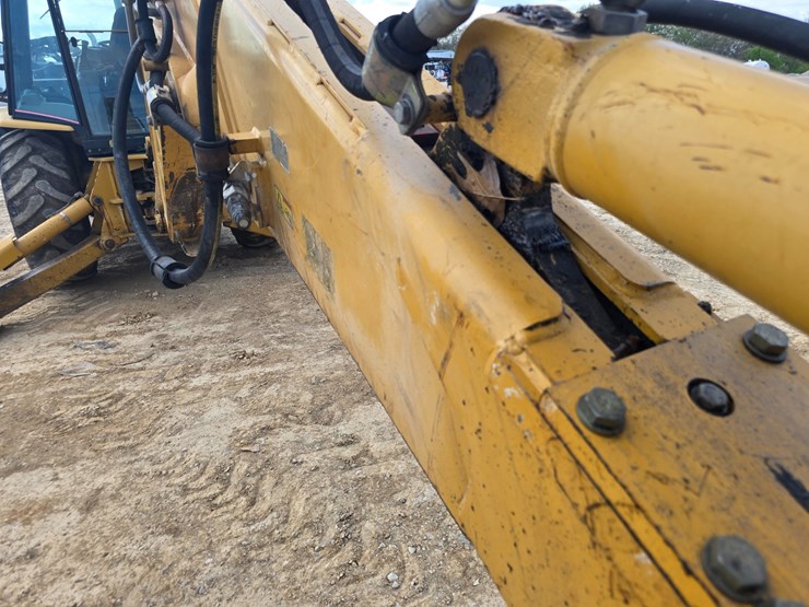 2005-caterpillar-420d-image-70