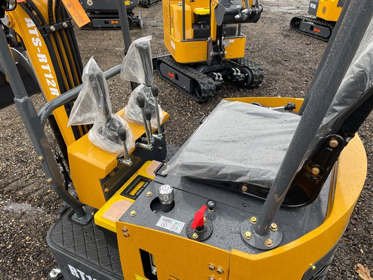 #3291-•-2026-ats-rt12r-mini-excavator-image-10