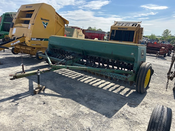 john-deere-8300-image-1