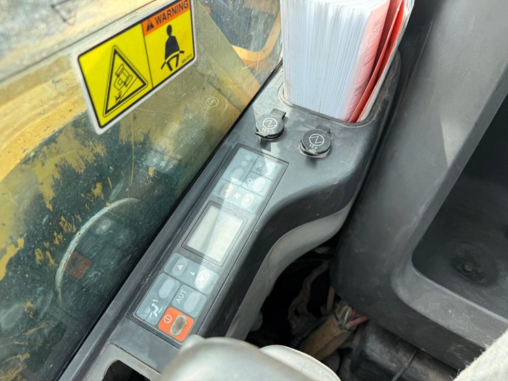 caterpillar-330d-image-104