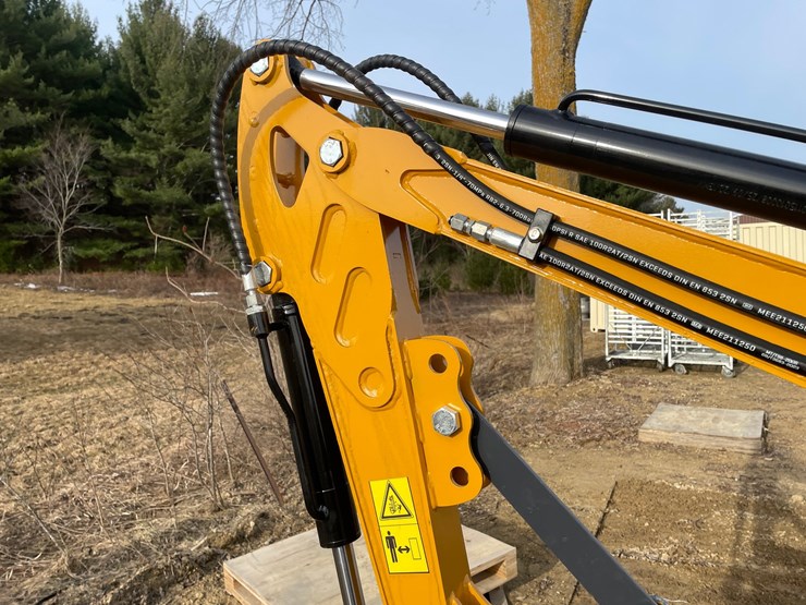 #1040-•-new-ats-rt12r-mini-excavator-image-27