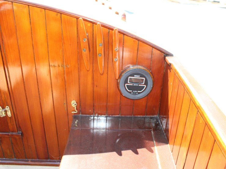 #9545-•-grimmalkin-–-18'-fenwick-williams-classic-wooden-catboat-w/-trailer-image-60