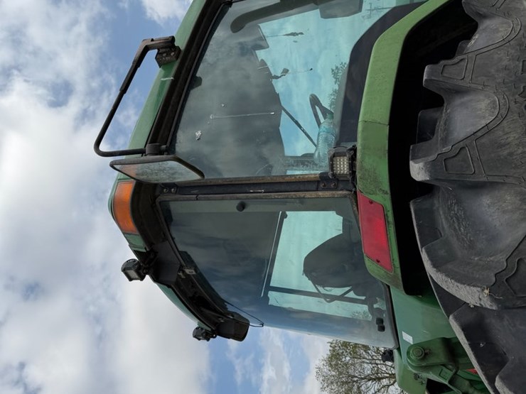 1998-john-deere-8300-image-40