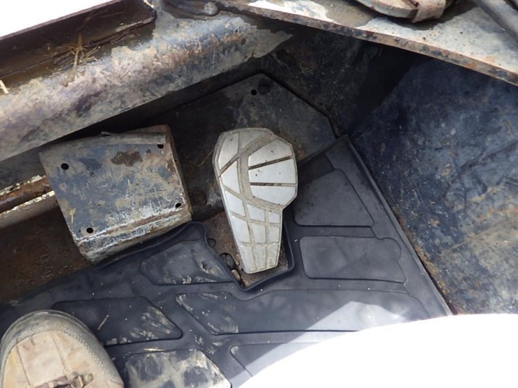 2012-kubota-svl75-image-29