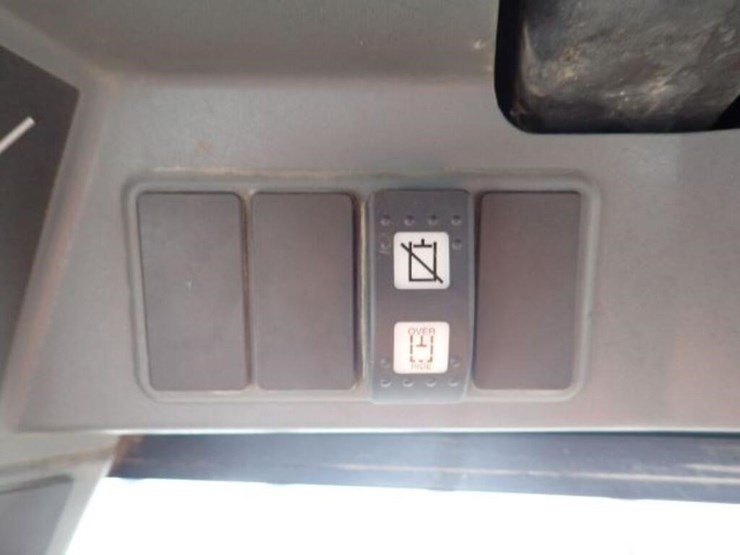 2009-caterpillar-232b-image-20