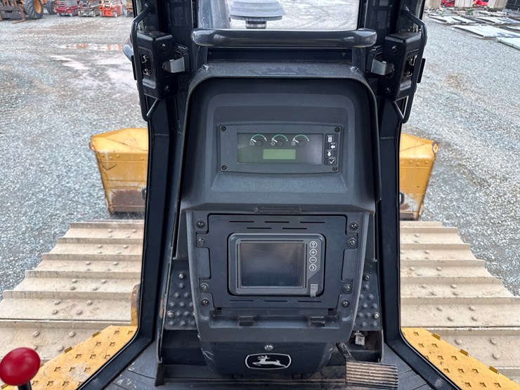 deere-700k-lgp-image-54