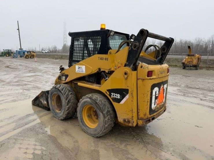 2009-caterpillar-232b2-image-4