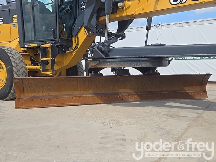 2019-deere-670g-image-27