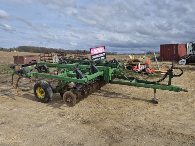 john-deere-714-image-3