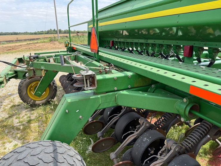 john-deere-1590-image-95