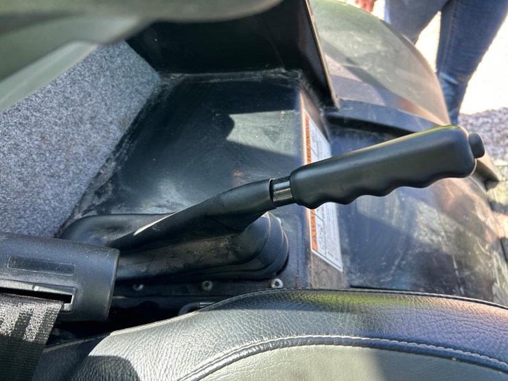 2022-gehl-al750-image-21