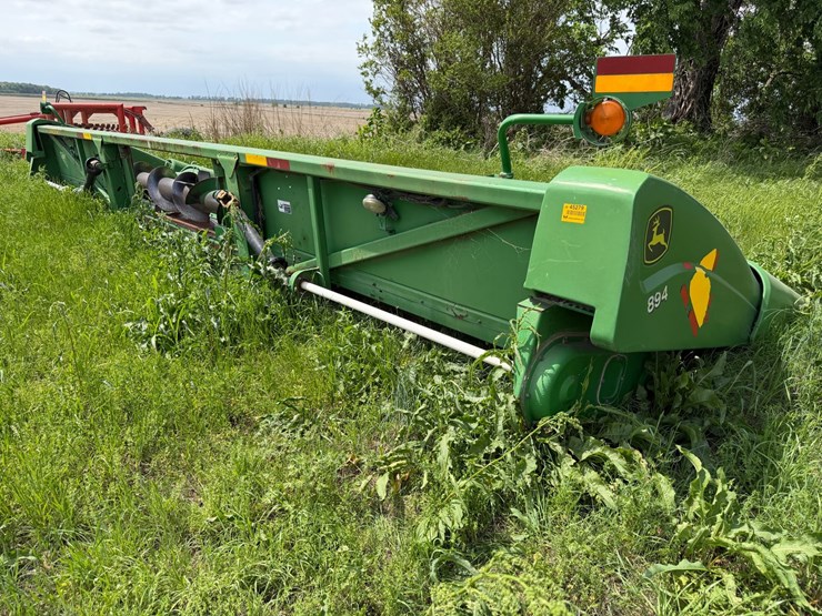 2000-john-deere-894-image-1