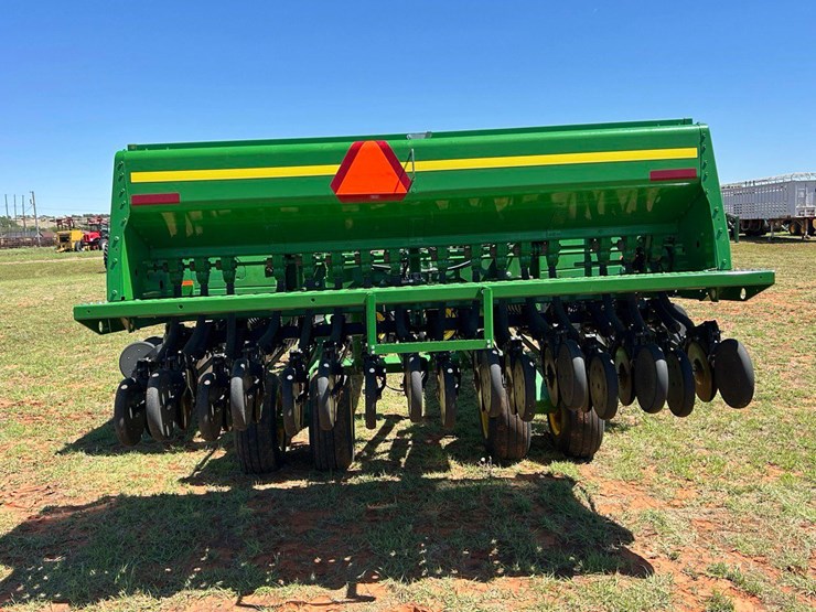 2022-john-deere-455-image-3