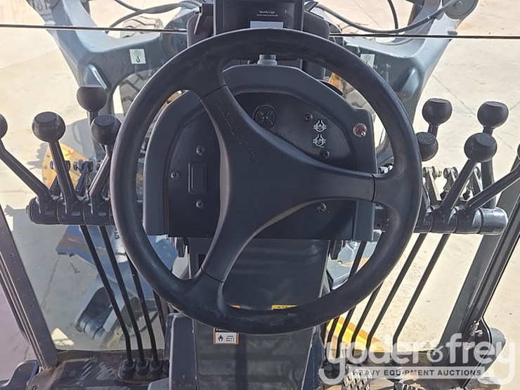 2019-deere-670g-image-121