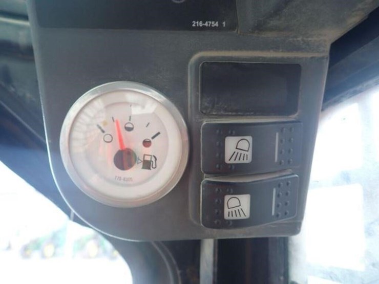 2010-caterpillar-232b-image-19