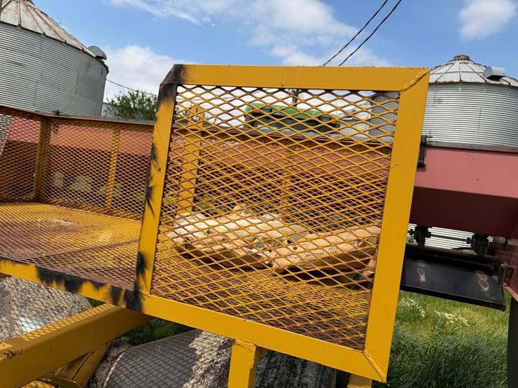 #45251-•-scotts-levee-packer-with-w&a-seeder-image-14