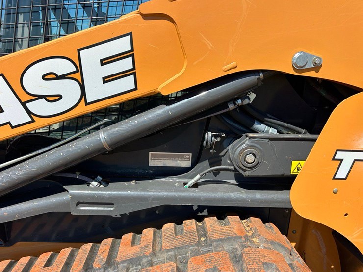 2022-case-tv450b-image-32