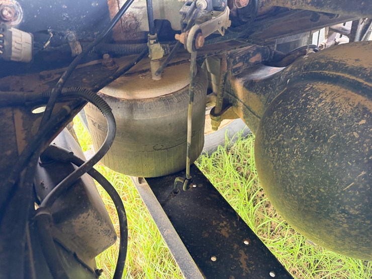 2000-international-9200-image-15