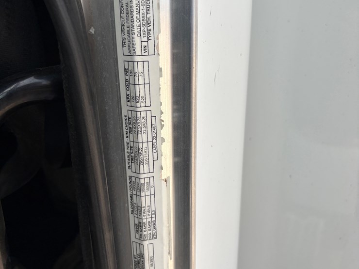 2006-peterbilt-379-image-8