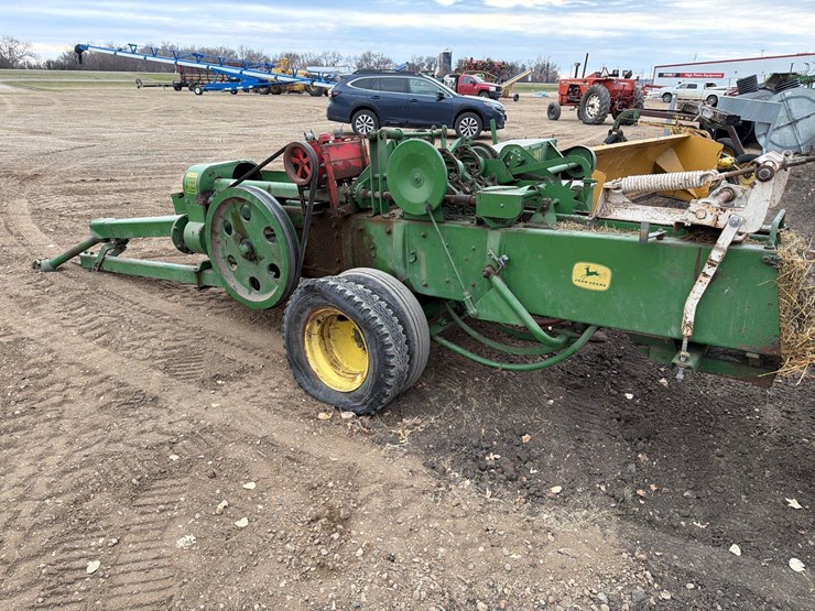 john-deere-24t-image-6