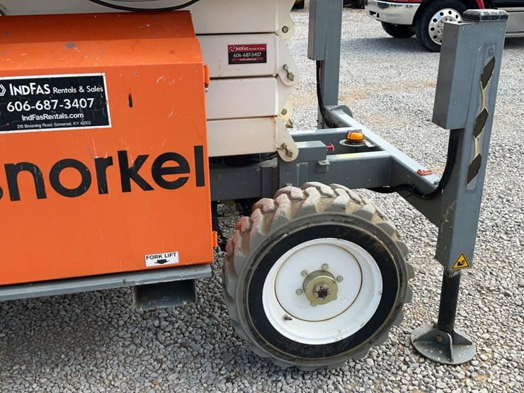 #400-•-2017-snorkel-4wd-rough-terrain-27'-scissor-lift-image-28