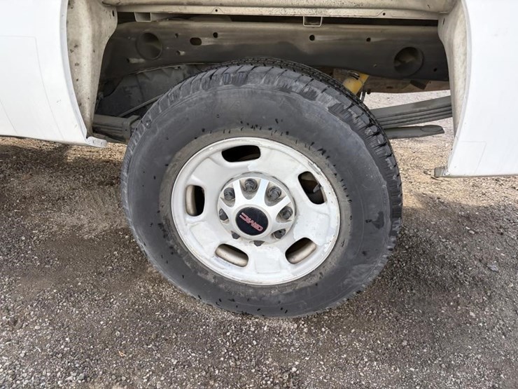 2012-gmc-sierra-2500-image-5