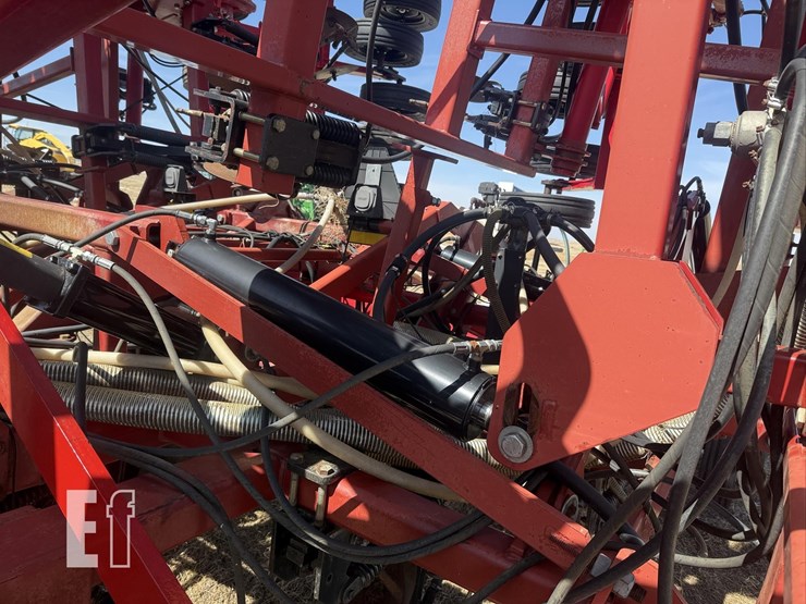 2011-case-ih-3430-image-37