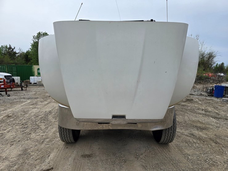 2017-peterbilt-348-image-25