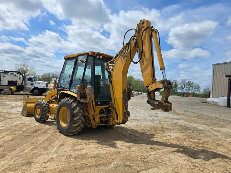 2005-caterpillar-420d-image-9