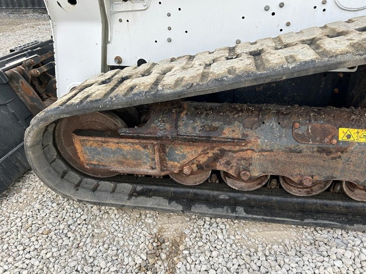 2022-bobcat-t770-image-17