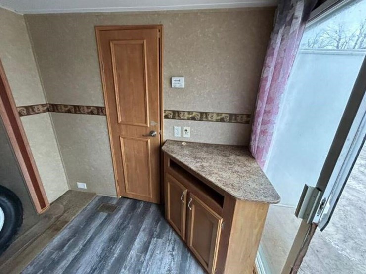 2010-gulf-stream-innsbruck-supreme-lodge-40tbs-t/a-image-49