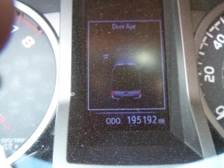 2018-toyota-tacoma-image-26