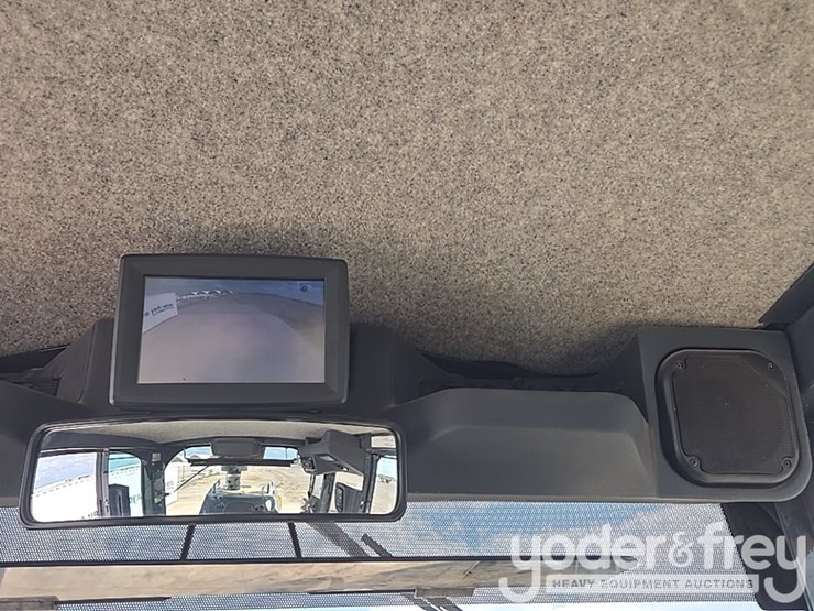 2019-deere-670g-image-124