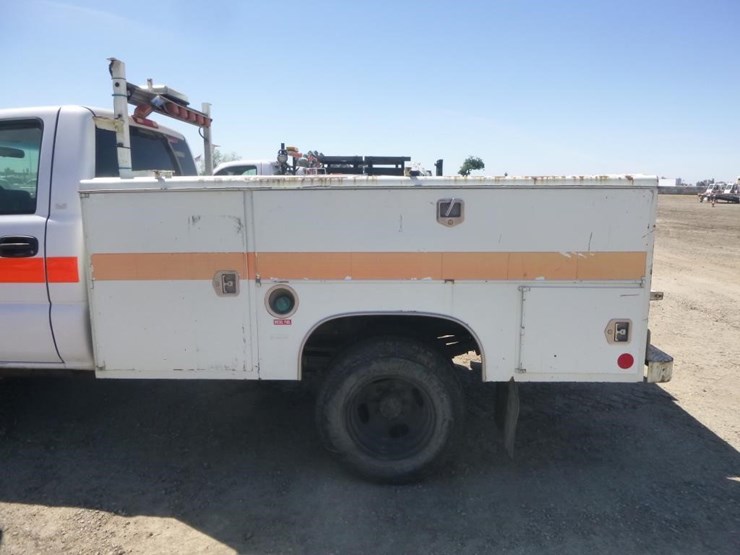 2005-chevrolet-3500-image-7