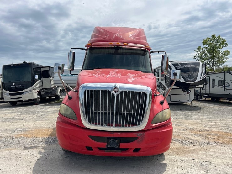 2011-international-prostar-image-3