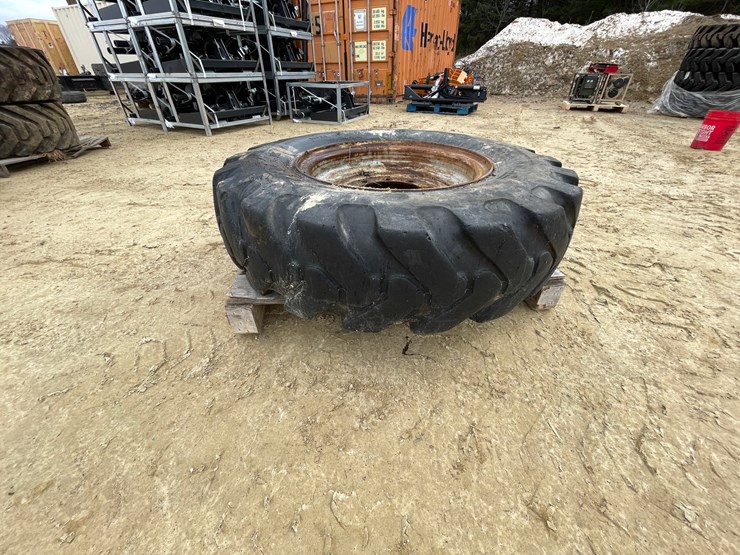 #7542-•-galaxy-brand-telehandler-tire-on-rim-image-1